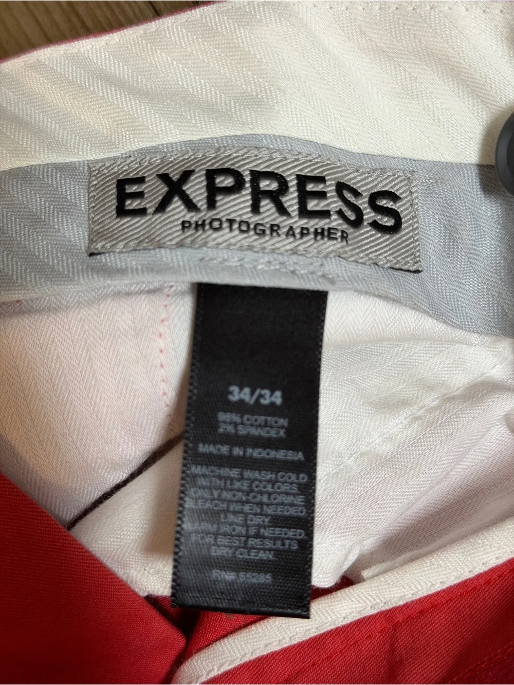 Express photographer style Men's Coral Chino Pants - Sleek Straight Fit 34x34 - Picture 2 of 4